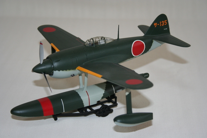 �A���o�g���X�̎G�L��