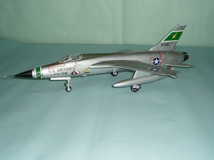 �A���o�g���X�̎G�L��