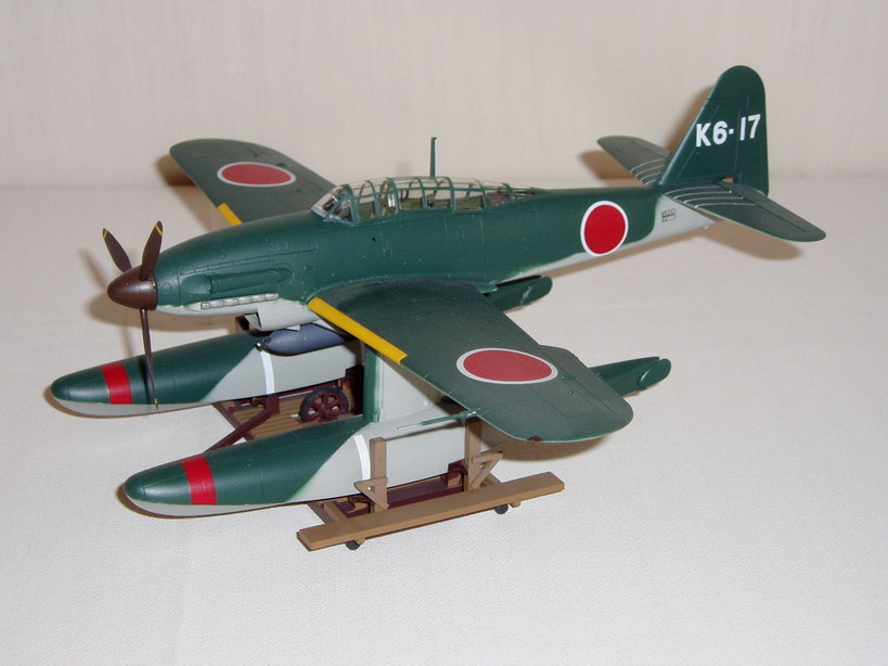 �A���o�g���X�̎G�L��