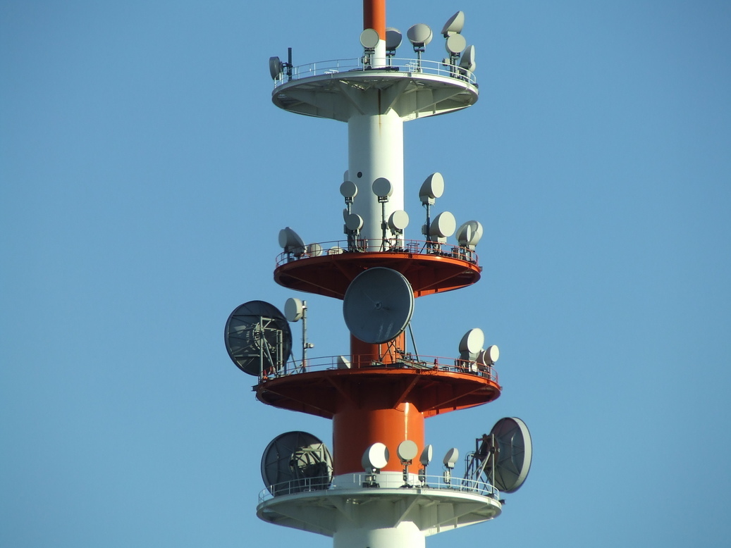 �΂��L�@��z�P�[�u���e���r��