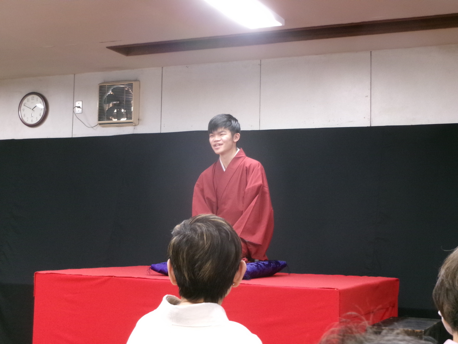 ����i�j�Ə��j